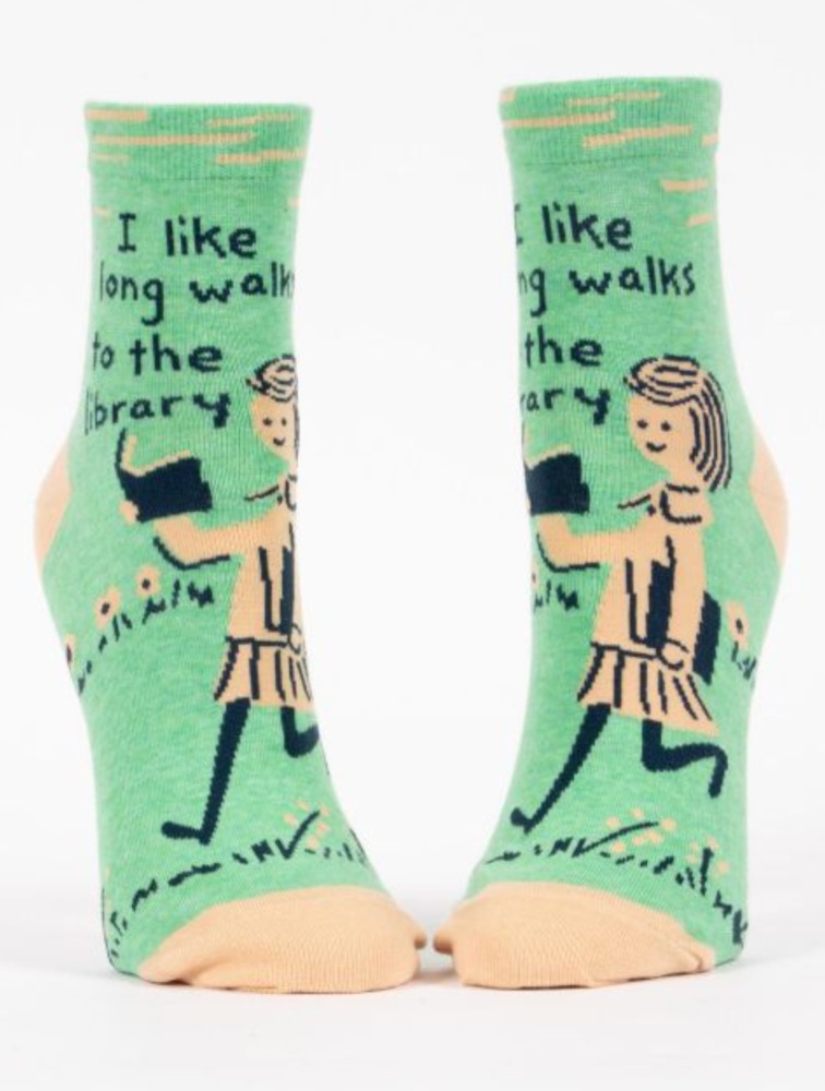 SOCKS WALKS TO THE LIBRARY