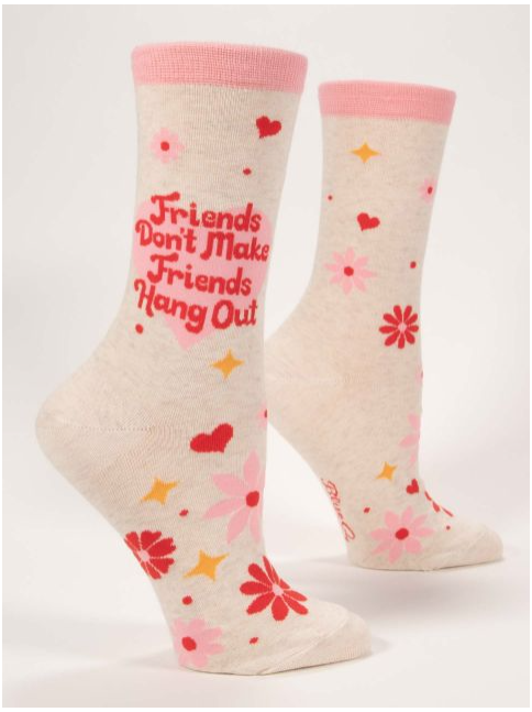 SOCKS FRIENDS HANG OUT