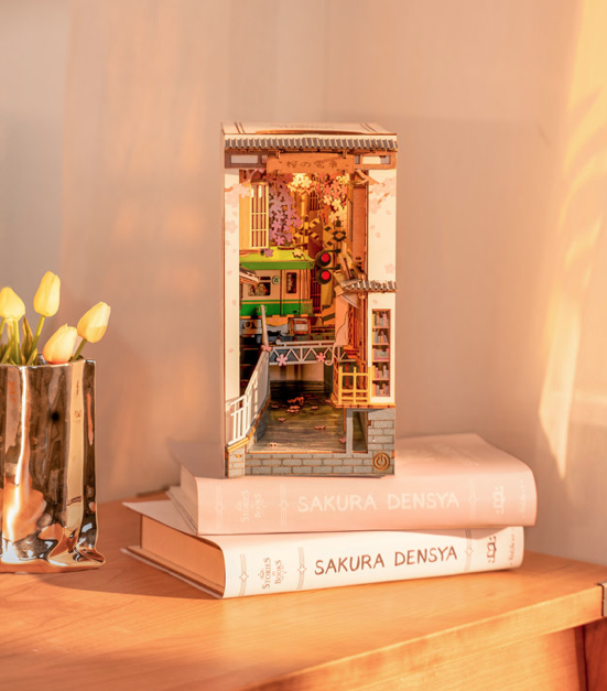 SAKURA TRAM DIY HOUSE KIT