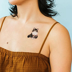 CURIOUS CAT TATTOO