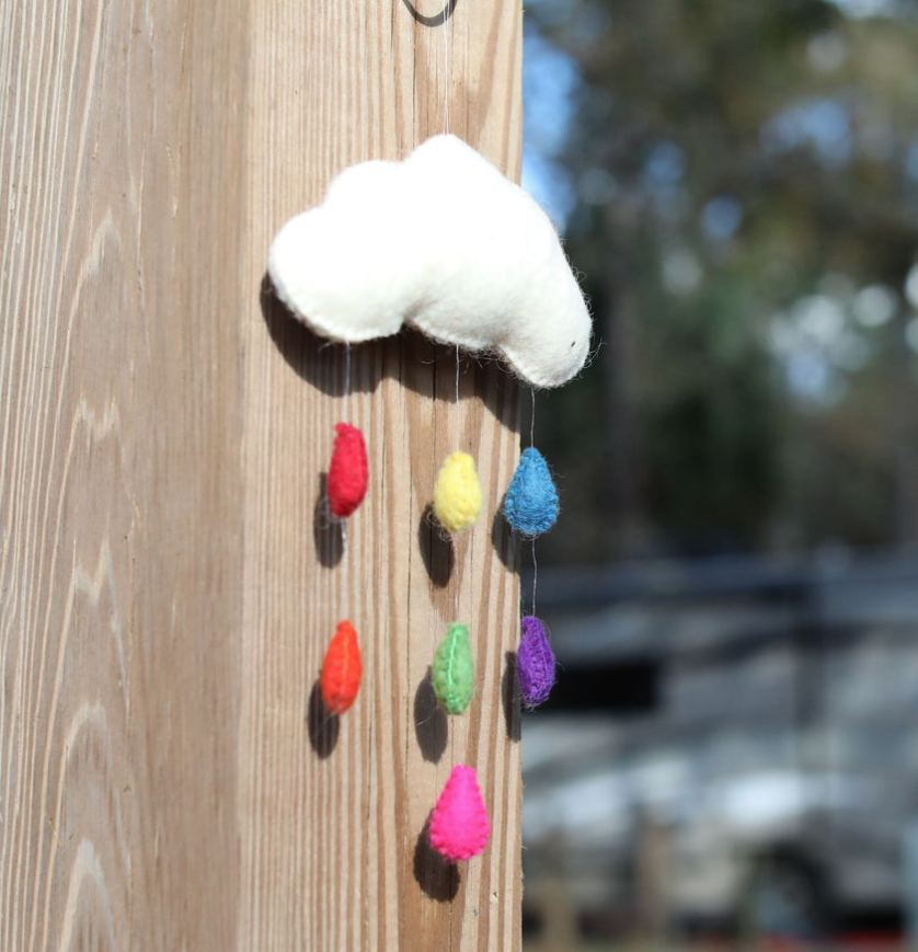 RAINBOW CLOUD GARLAND