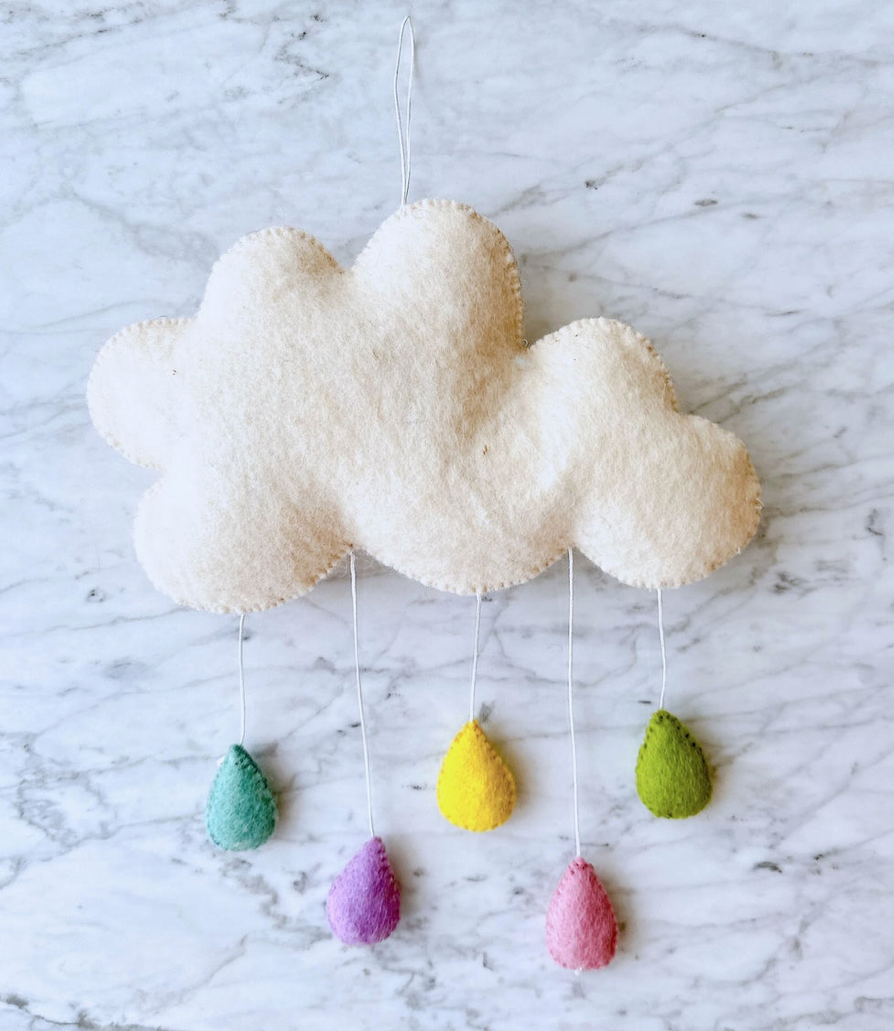 PASTEL COUD GARLAND