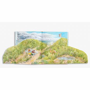 MOUSE BY THE SEA