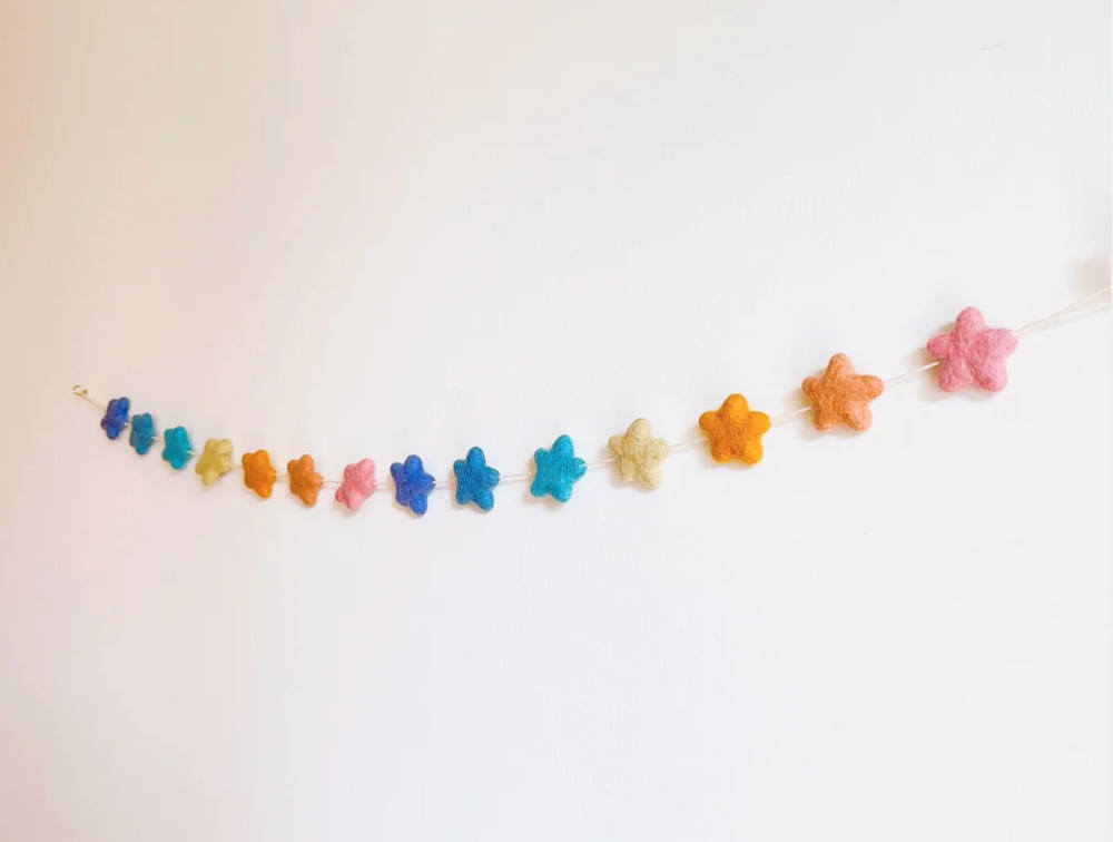 PASTEL STAR GARLAND