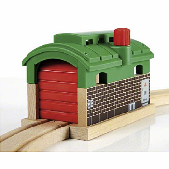BRIO TRAIN GARAGE