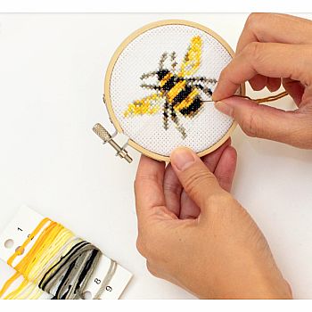 XSTITCH BEE